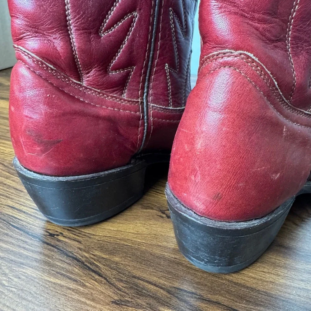 Levis Vintage Red Leather Western Cowboy Boots Mens 8M Made in USA 54358